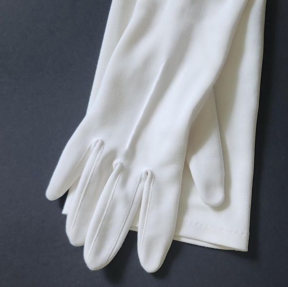 True Vintage Tiara & Opera Gloves - Picture 3 of 7